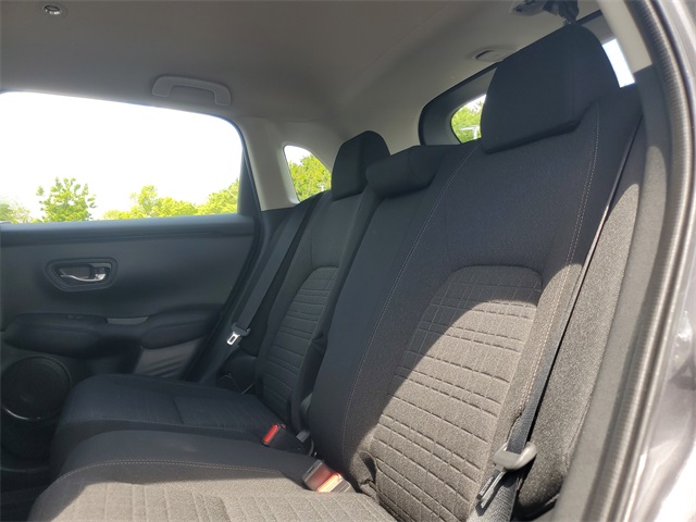 Vehicle image 10 of 25