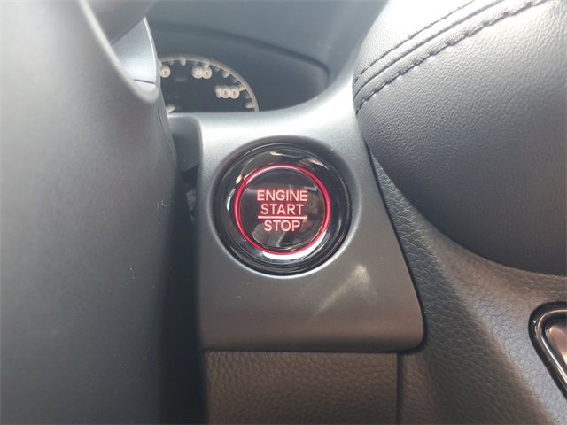 Vehicle image 23 of 25