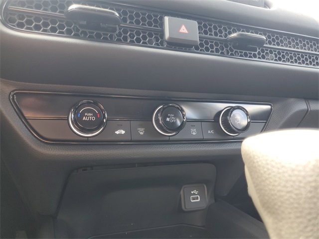 Vehicle image 24 of 25