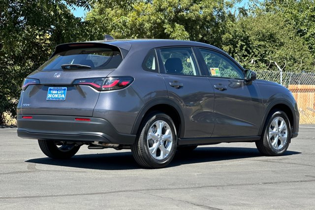 Vehicle image 6 of 13