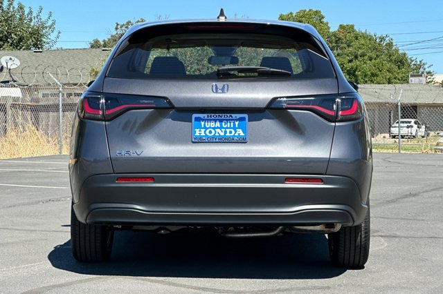 Vehicle image 7 of 13
