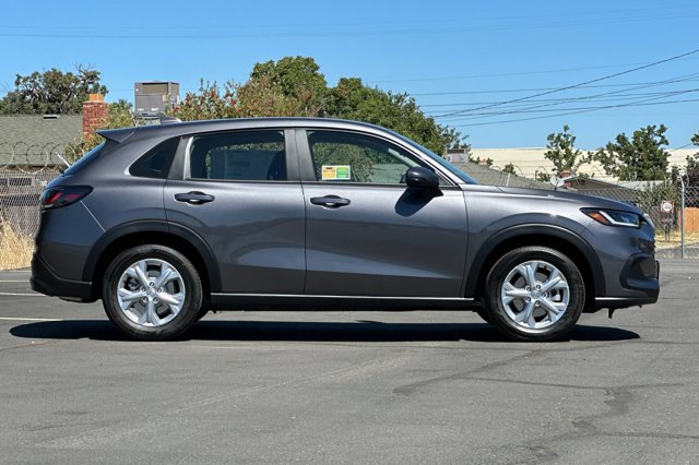 Vehicle image 5 of 13