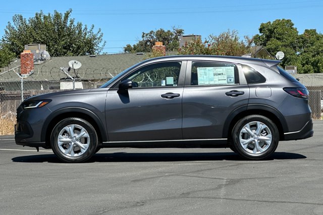 Vehicle image 9 of 13
