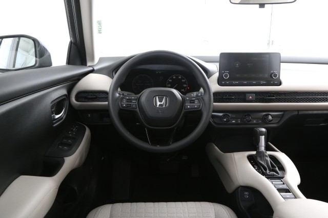 Vehicle image 27 of 28