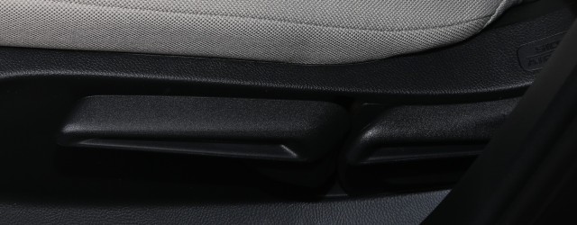 Vehicle image 16 of 28
