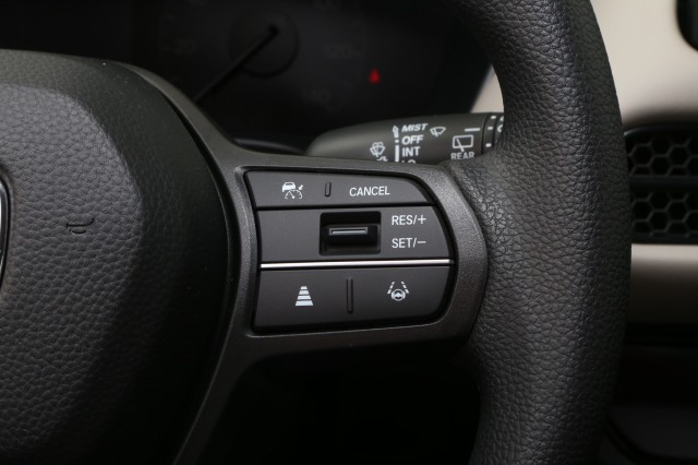 Vehicle image 19 of 28