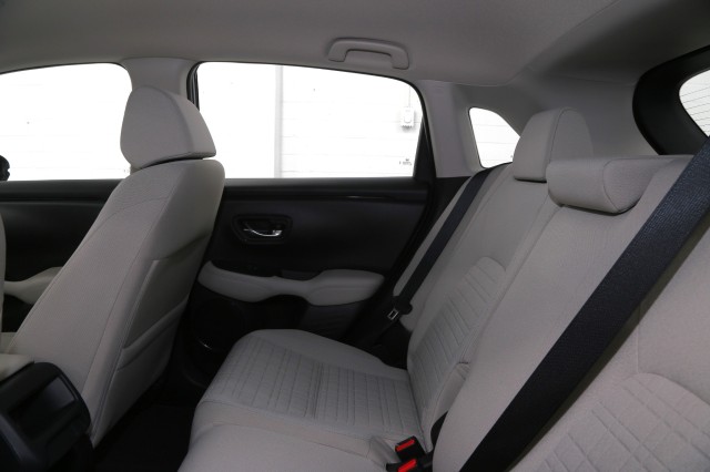 Vehicle image 17 of 28