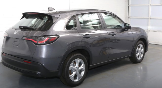 Vehicle image 3 of 28