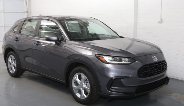 Vehicle image 6 of 28
