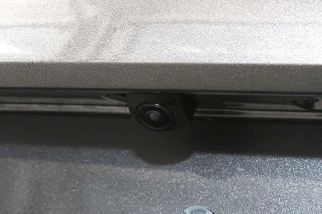 Vehicle image 10 of 28