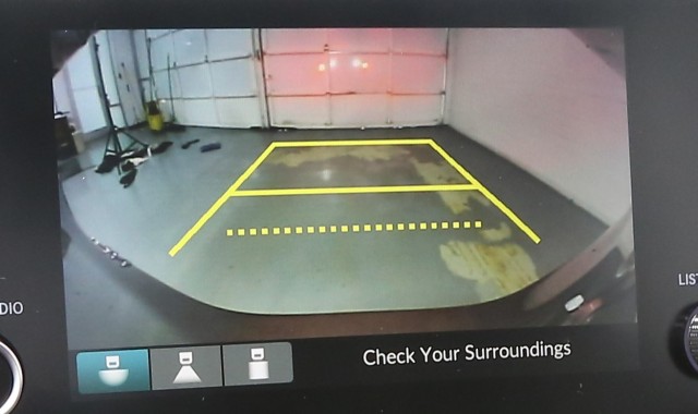 Vehicle image 25 of 28
