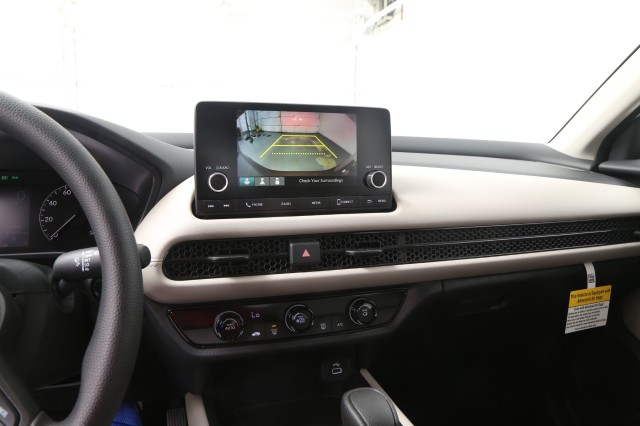 Vehicle image 24 of 28