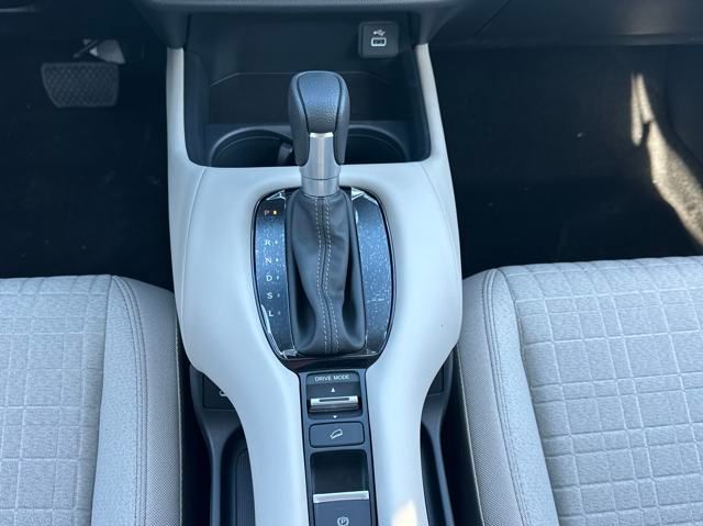 Vehicle image 10 of 18