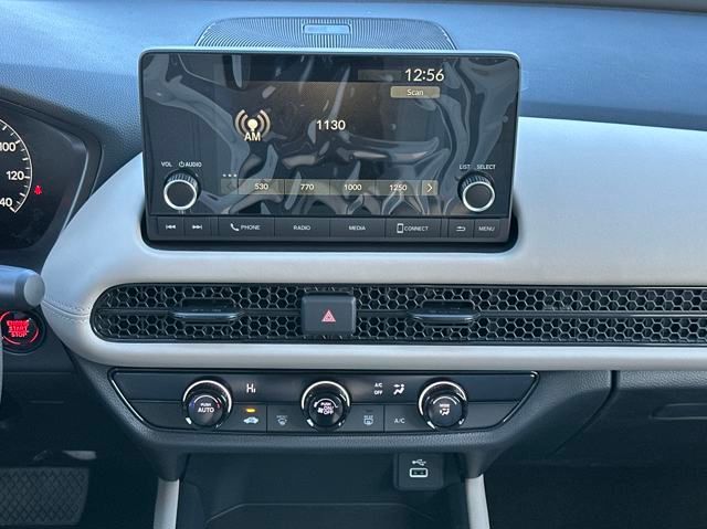 Vehicle image 15 of 18