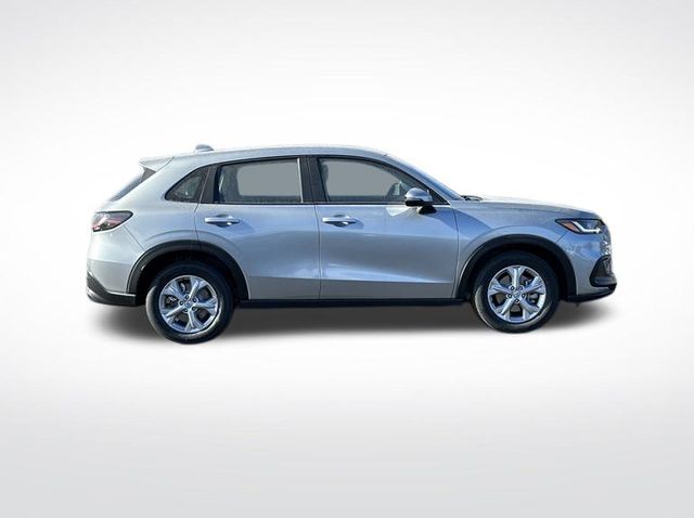 Vehicle image 4 of 18