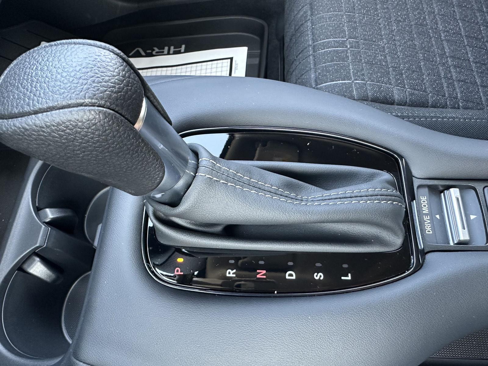 Vehicle image 24 of 28