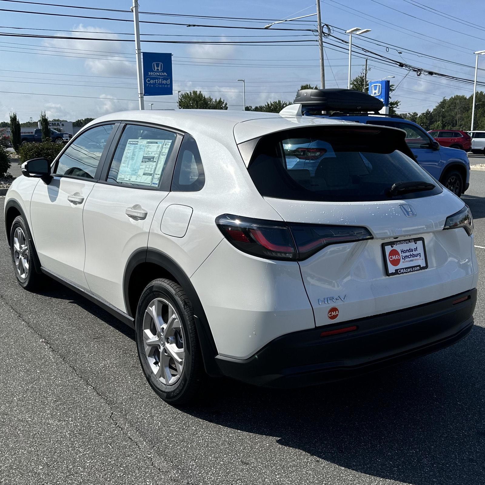 Vehicle image 7 of 28