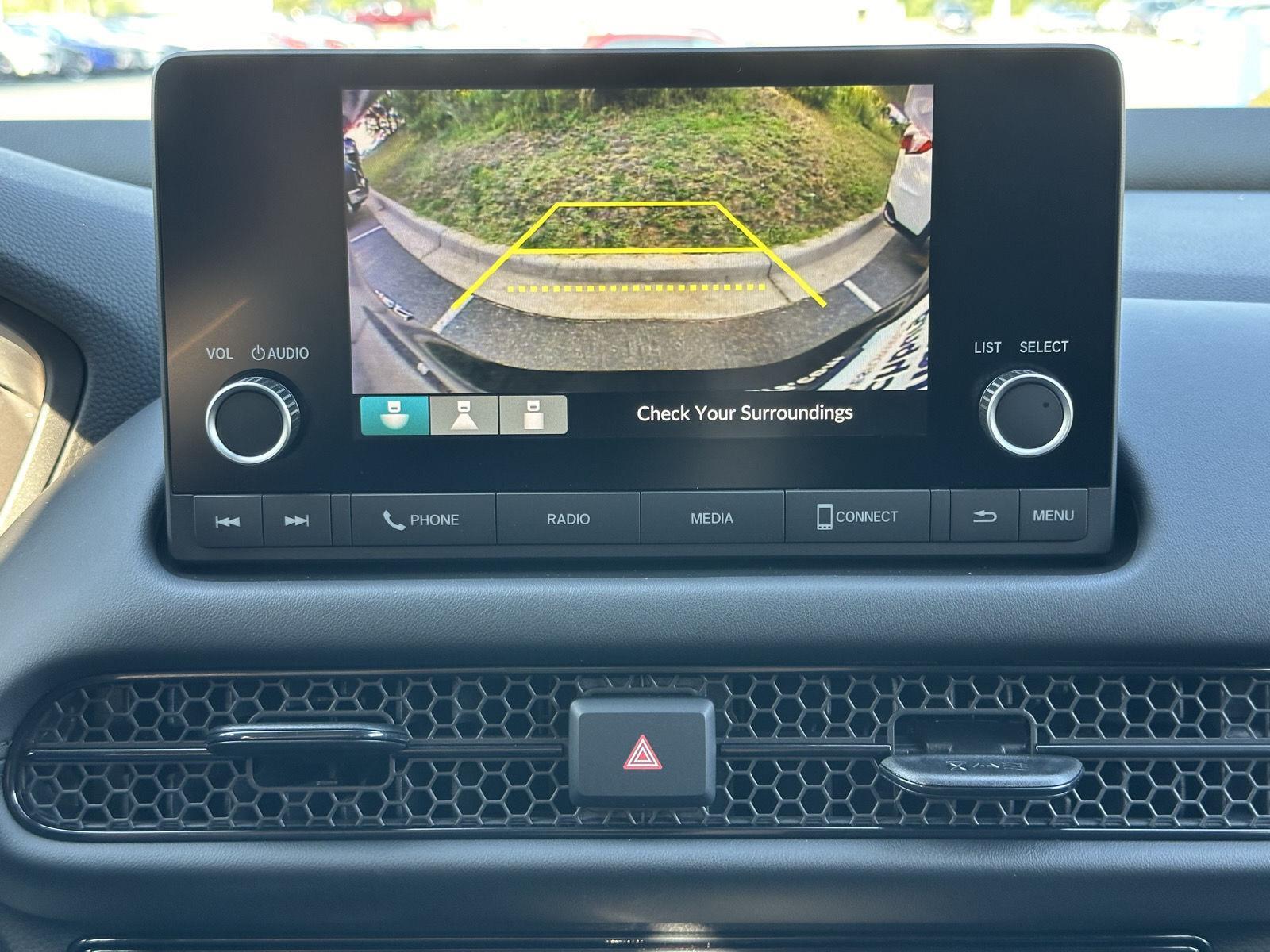 Vehicle image 22 of 28
