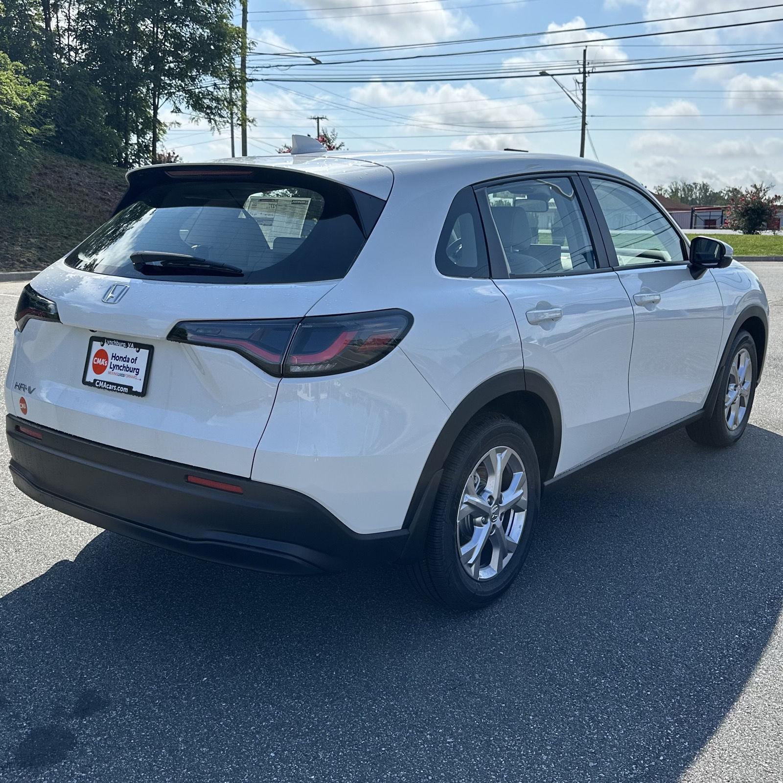 Vehicle image 5 of 28