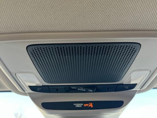 Vehicle image 34 of 36