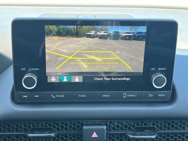 Vehicle image 25 of 36