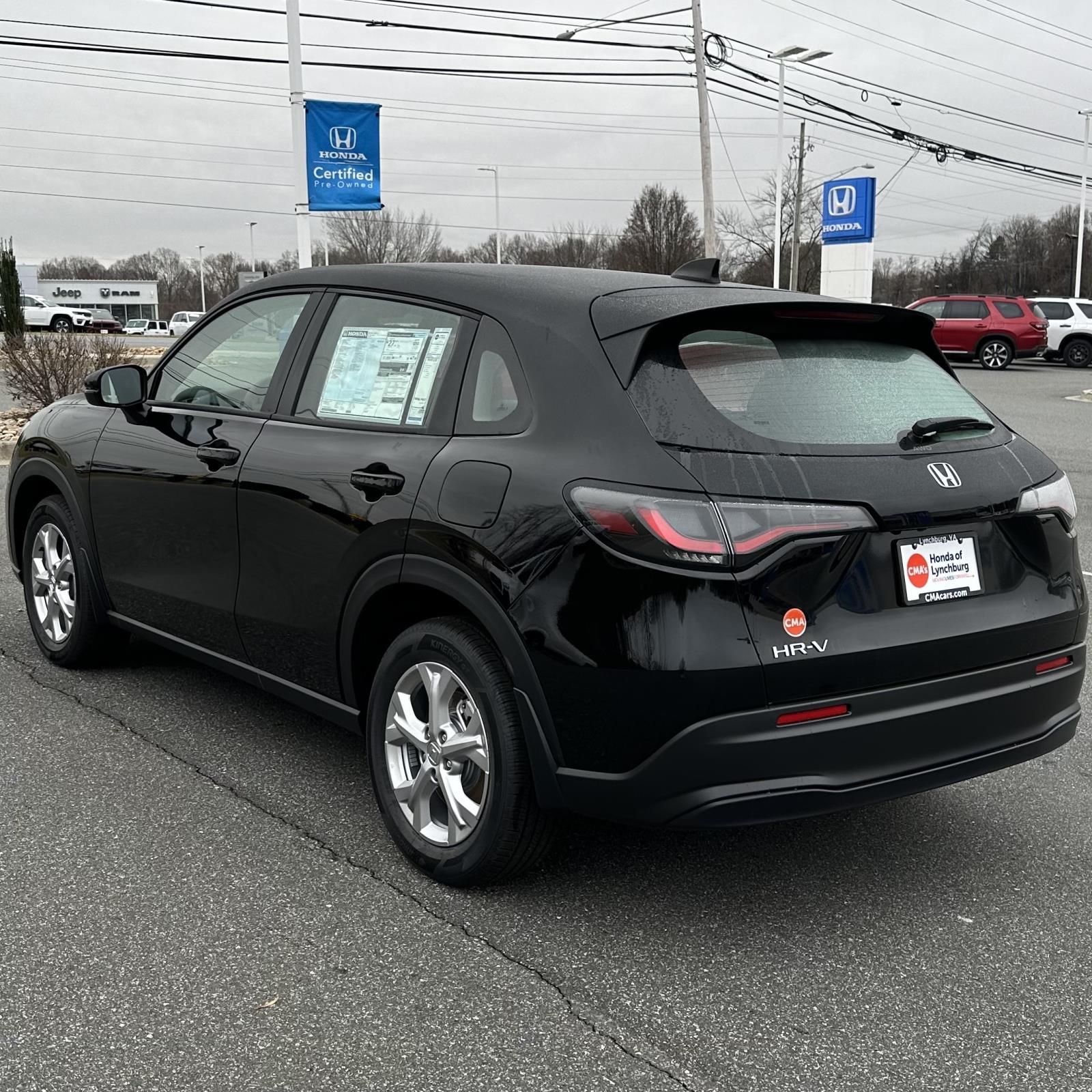 Vehicle image 6 of 8