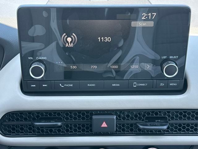 Vehicle image 20 of 34