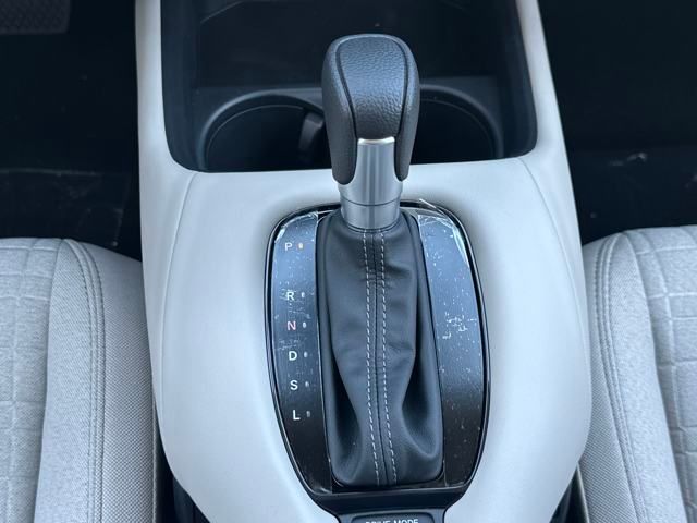 Vehicle image 23 of 34