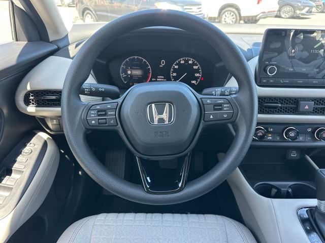 Vehicle image 17 of 34
