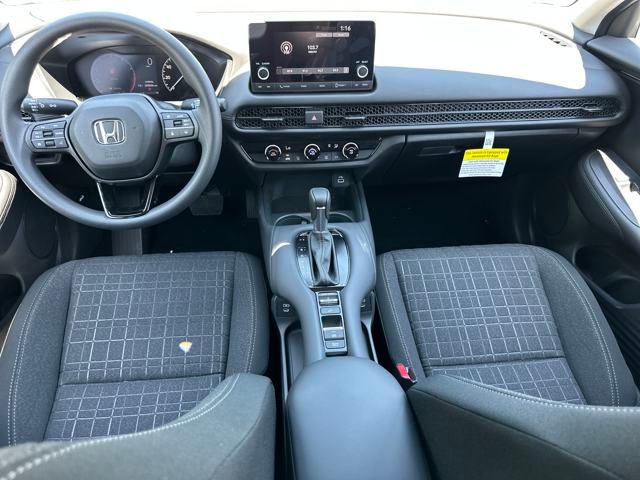 Vehicle image 15 of 34