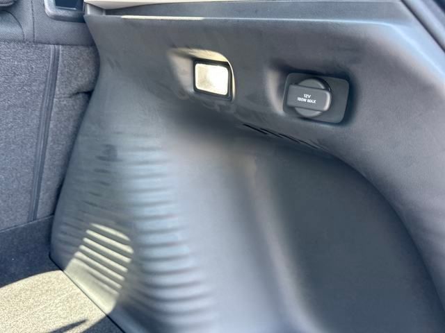 Vehicle image 26 of 34
