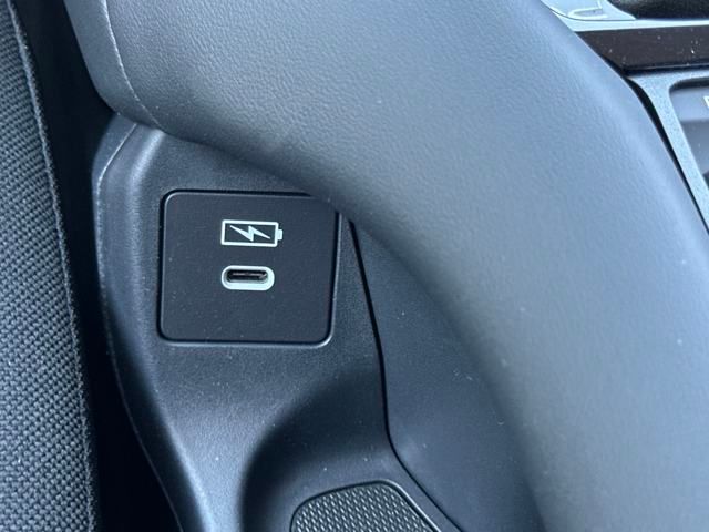 Vehicle image 24 of 34