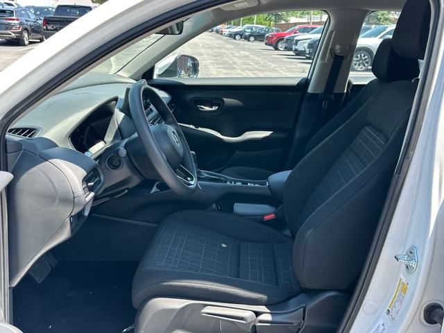 Vehicle image 13 of 34