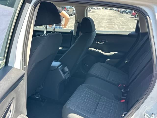 Vehicle image 14 of 34