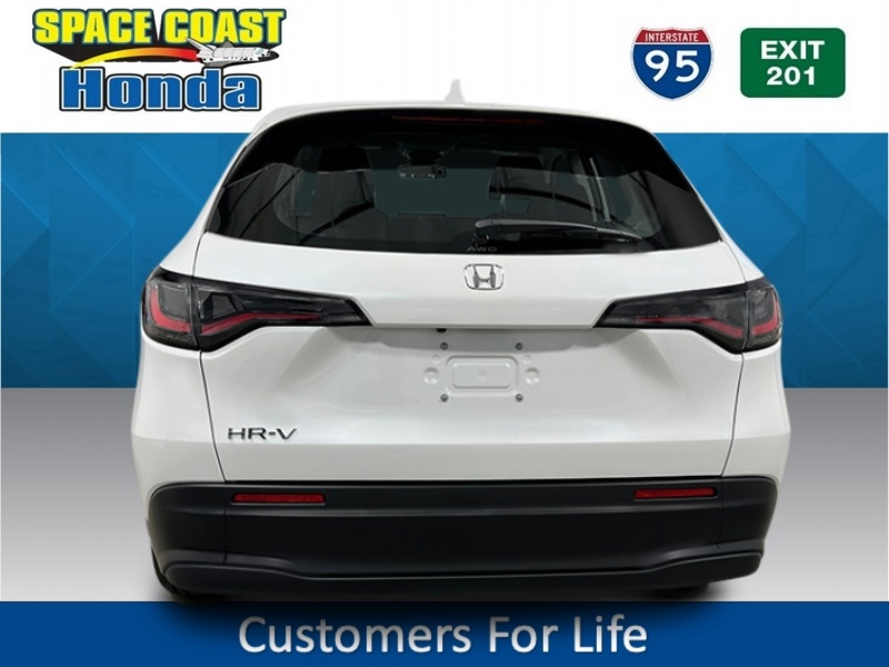 Vehicle image 7 of 24