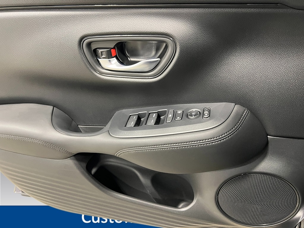 Vehicle image 12 of 24