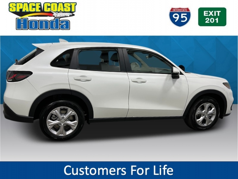 Vehicle image 5 of 24