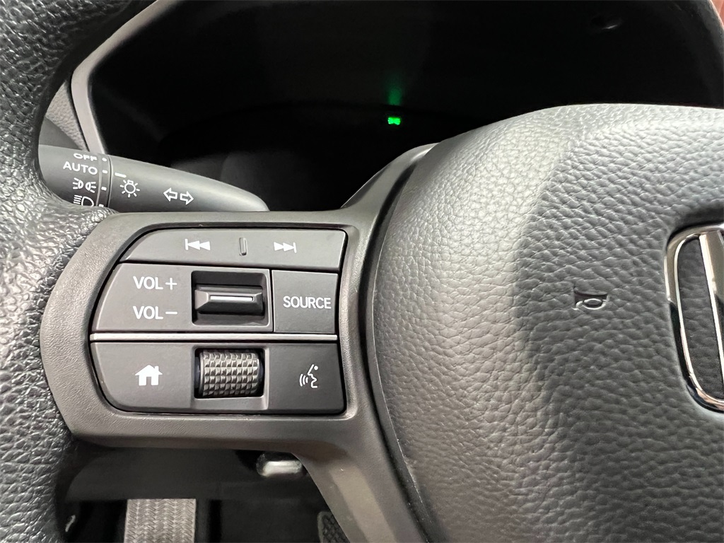 Vehicle image 14 of 24