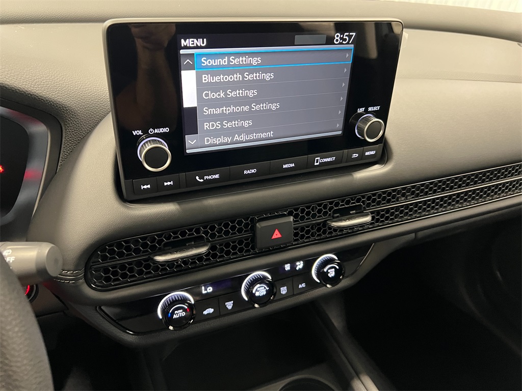 Vehicle image 21 of 24