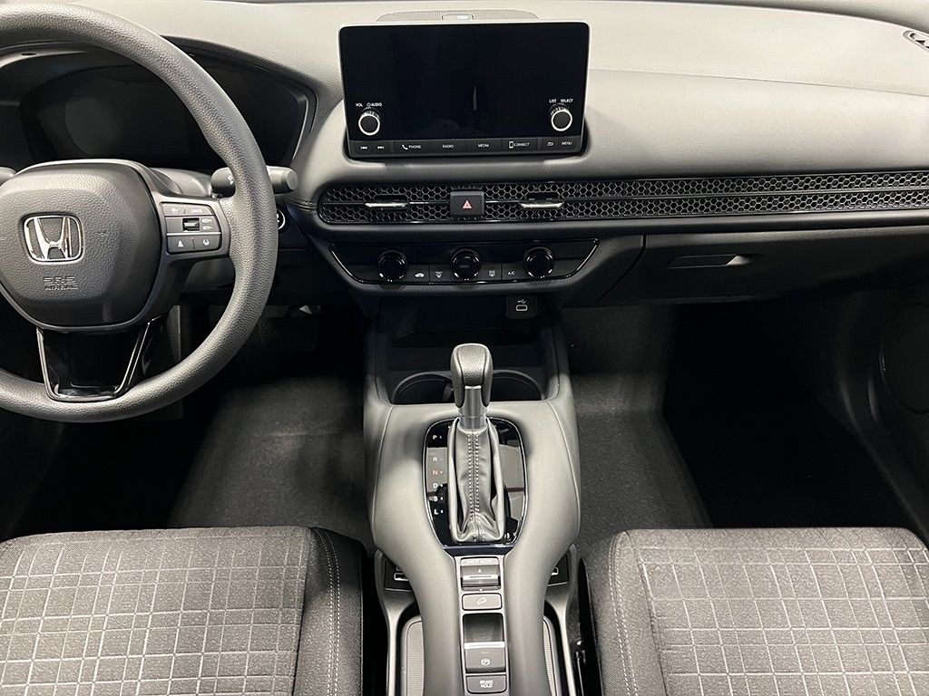 Vehicle image 17 of 24