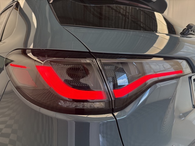 Vehicle image 24 of 29