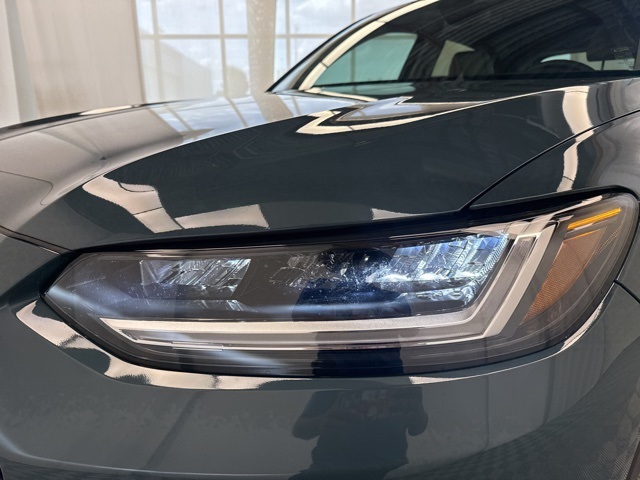 Vehicle image 9 of 29