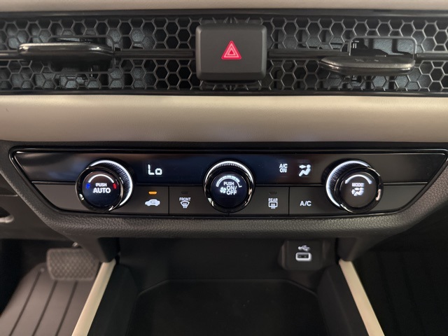 Vehicle image 20 of 29