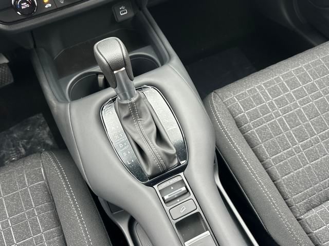 Vehicle image 10 of 20