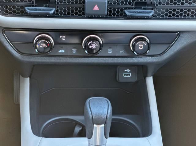 Vehicle image 15 of 20