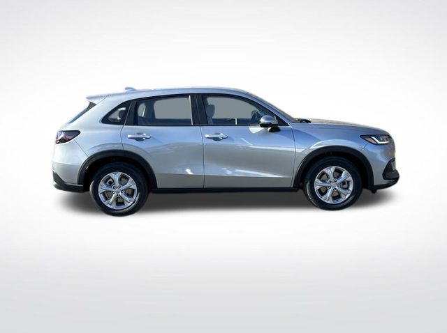 Vehicle image 4 of 20