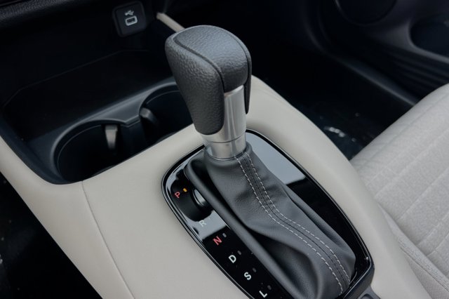 Vehicle image 23 of 32