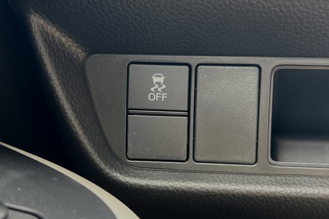 Vehicle image 29 of 32