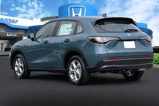 Vehicle image 8 of 32