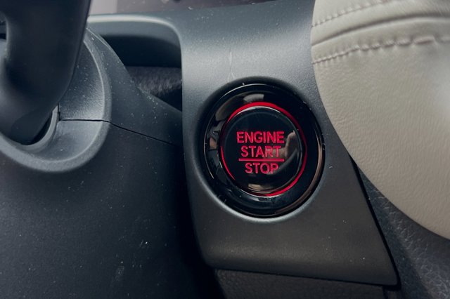 Vehicle image 24 of 32